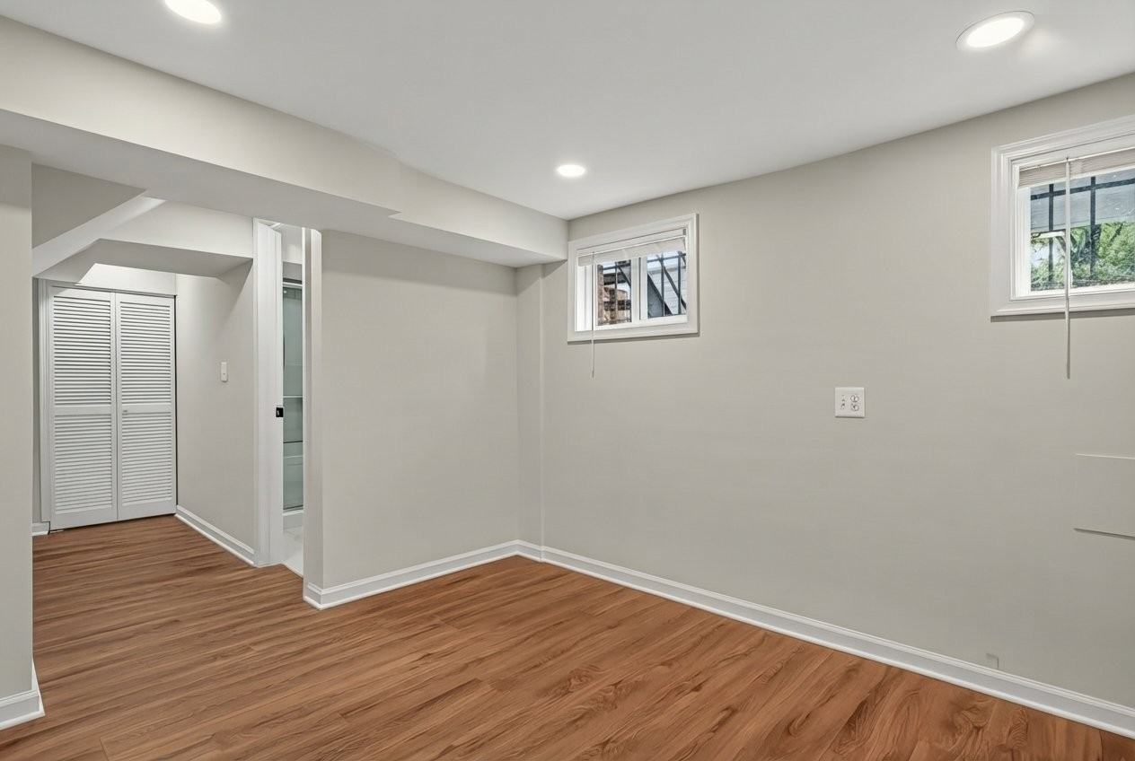 1711 Girard St Ne - Photo 5 of 20