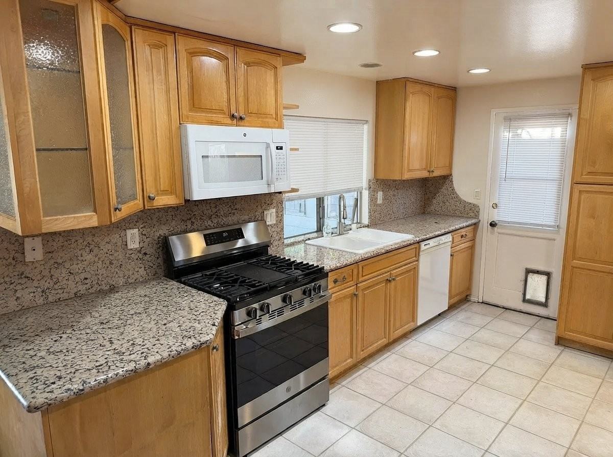 2158 Brentwood St - Photo 6 of 20