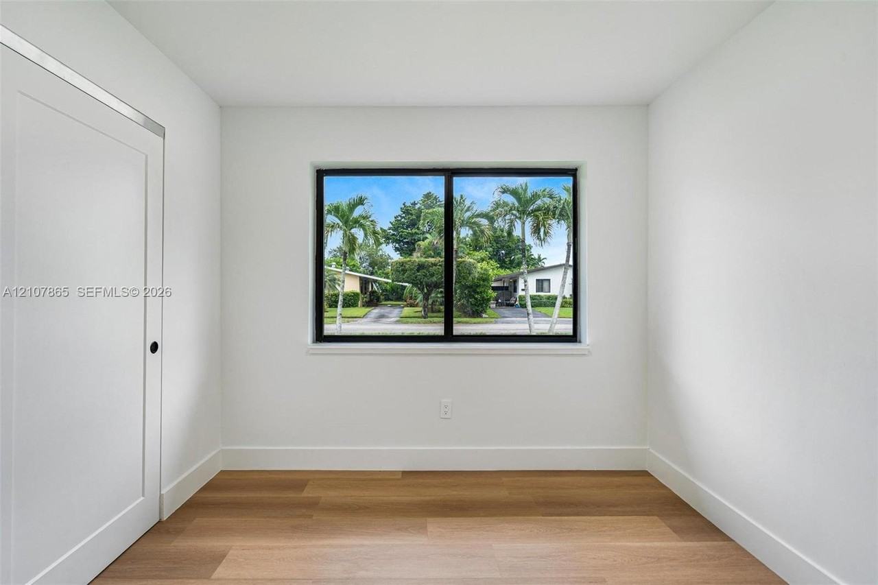 1735 Sw 71st Ct - Photo 4 of 9