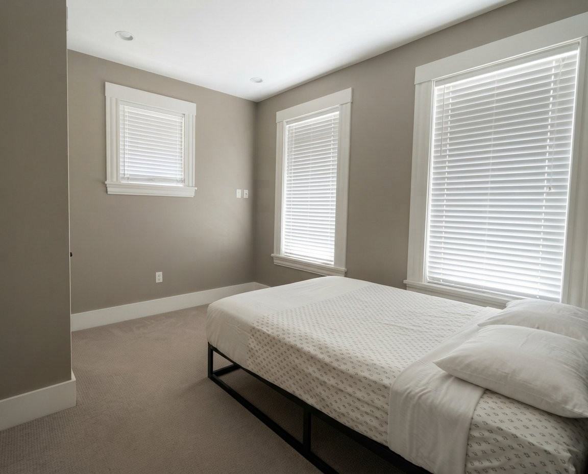 1149 Middlesex St #1 - Photo 6 of 7