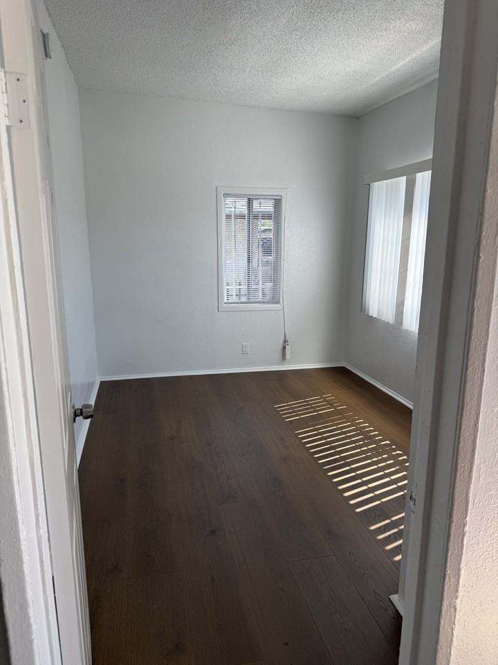 3910 Walton Ave - Photo 5 of 20