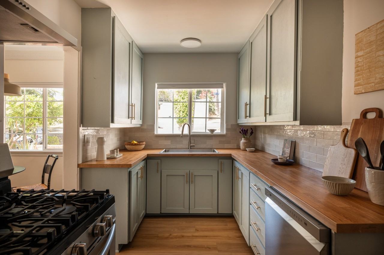 5140 Miriam St - Photo 5 of 19