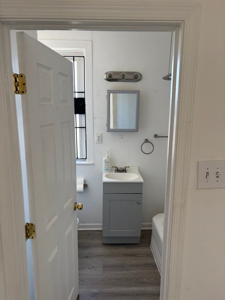 1710 E Hunting Park Ave #2ndFL - Photo 5 of 5