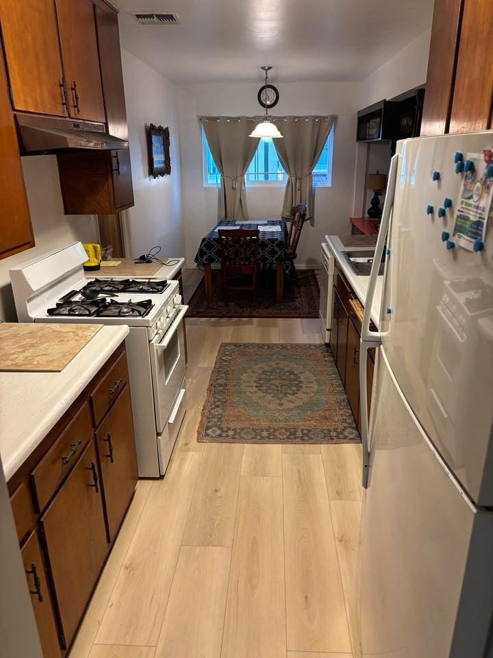 15516 Flatbush Ave - Photo 3 of 8