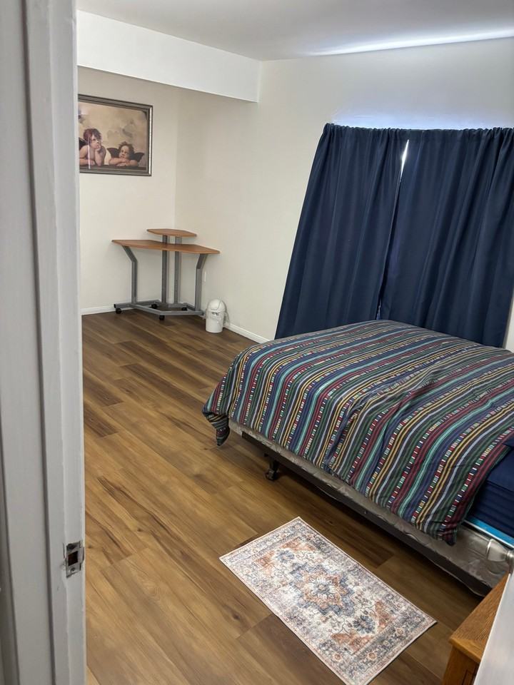 15516 Flatbush Ave - Photo 4 of 8