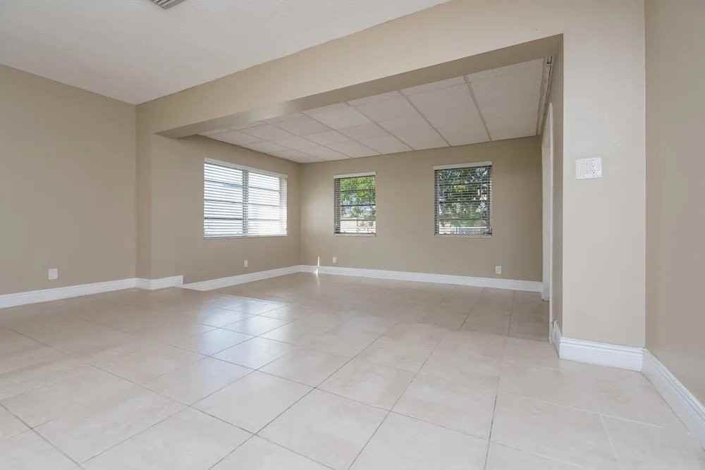 205 S 57th Way - Photo 6 of 8