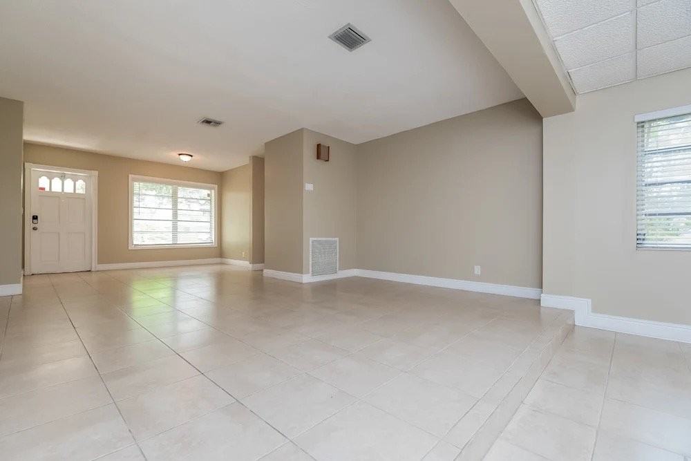 205 S 57th Way - Photo 7 of 8