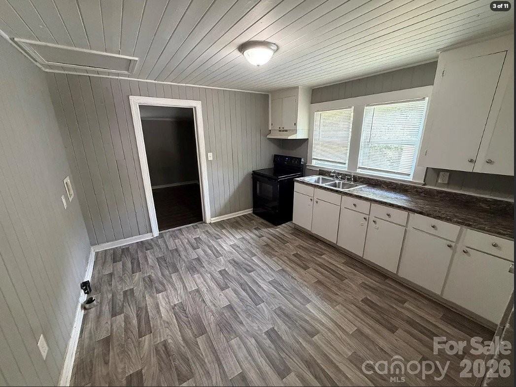 1104 Spann St - Photo 2 of 11