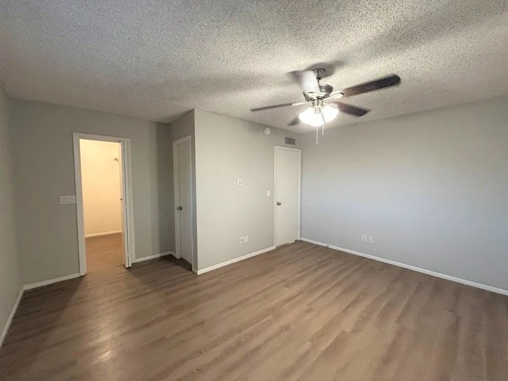 4025 W San Juan Ave - Photo 3 of 9