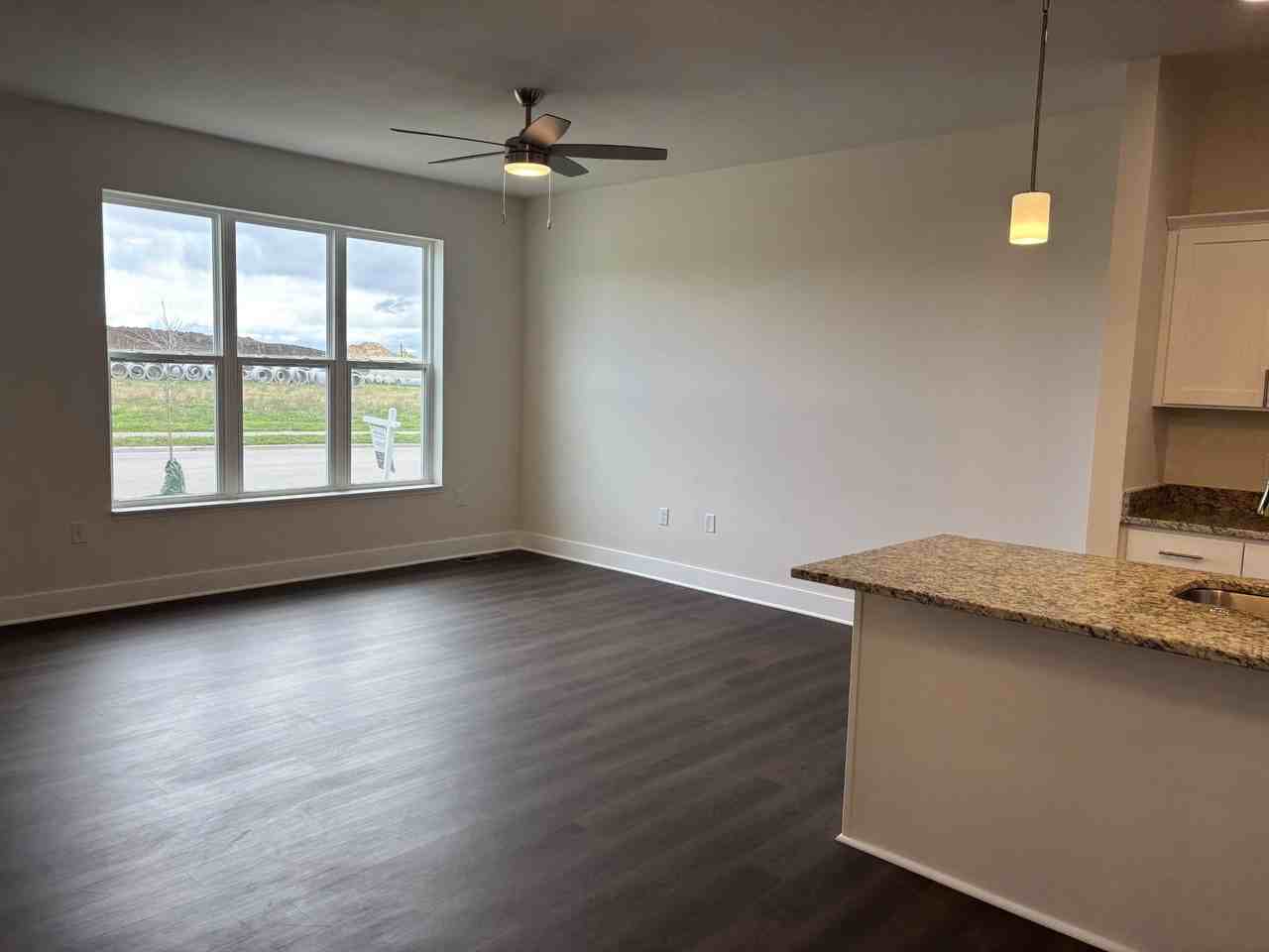 6866 Belle Fontaine Blvd - Photo 5 of 14