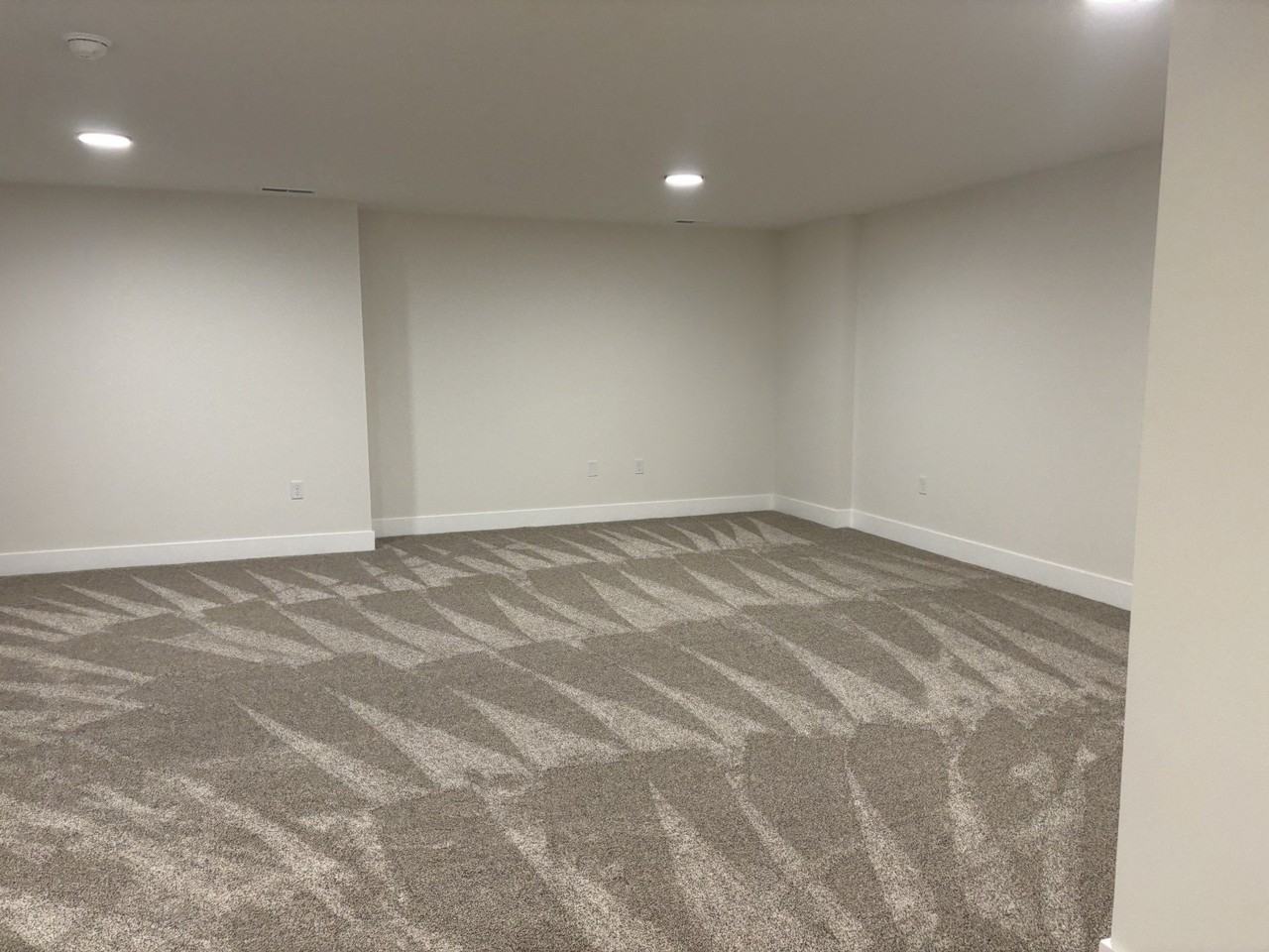 6870 Belle Fontaine Blvd - Photo 4 of 7