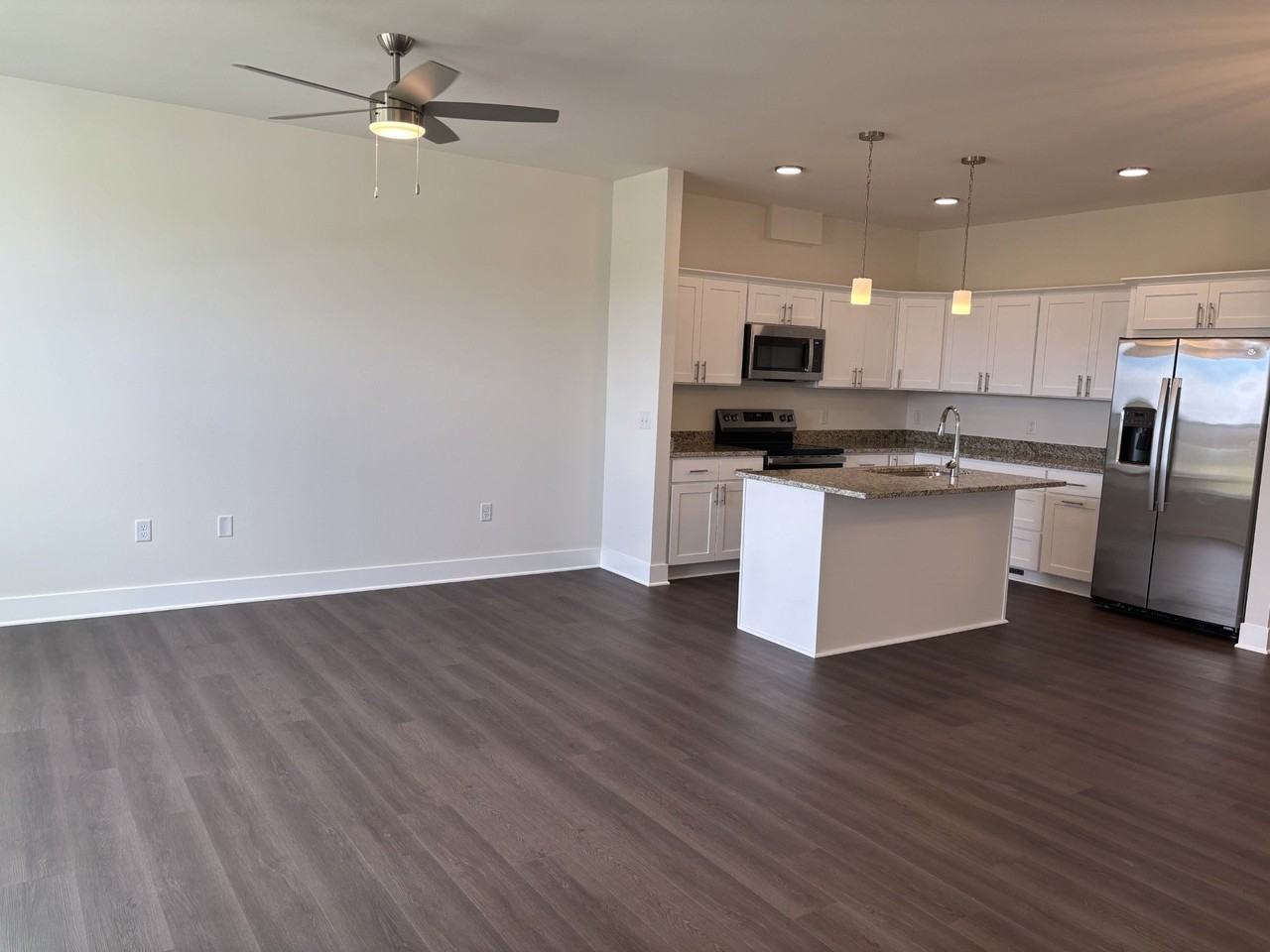 6870 Belle Fontaine Blvd - Photo 5 of 7