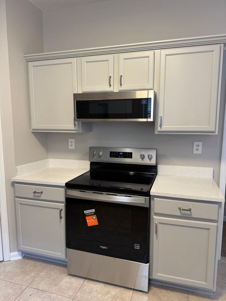1063 Island Pl E - Photo 3 of 6