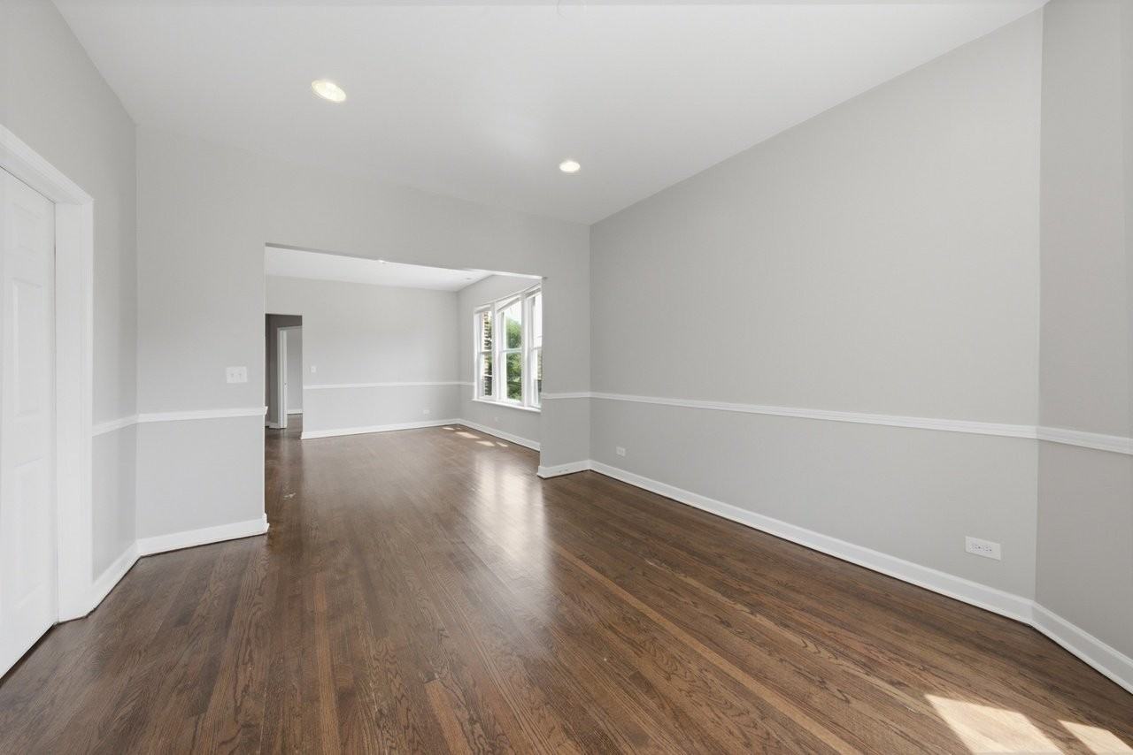 7843 S Burnham Ave #2 - Photo 4 of 9