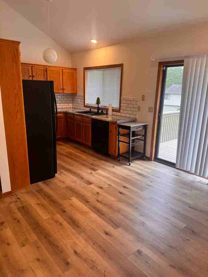 517 Eldorado Dr - Photo 4 of 15