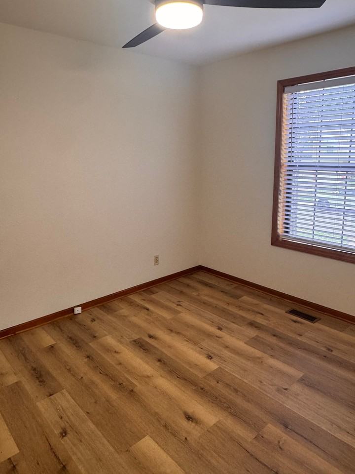 517 Eldorado Dr - Photo 7 of 15