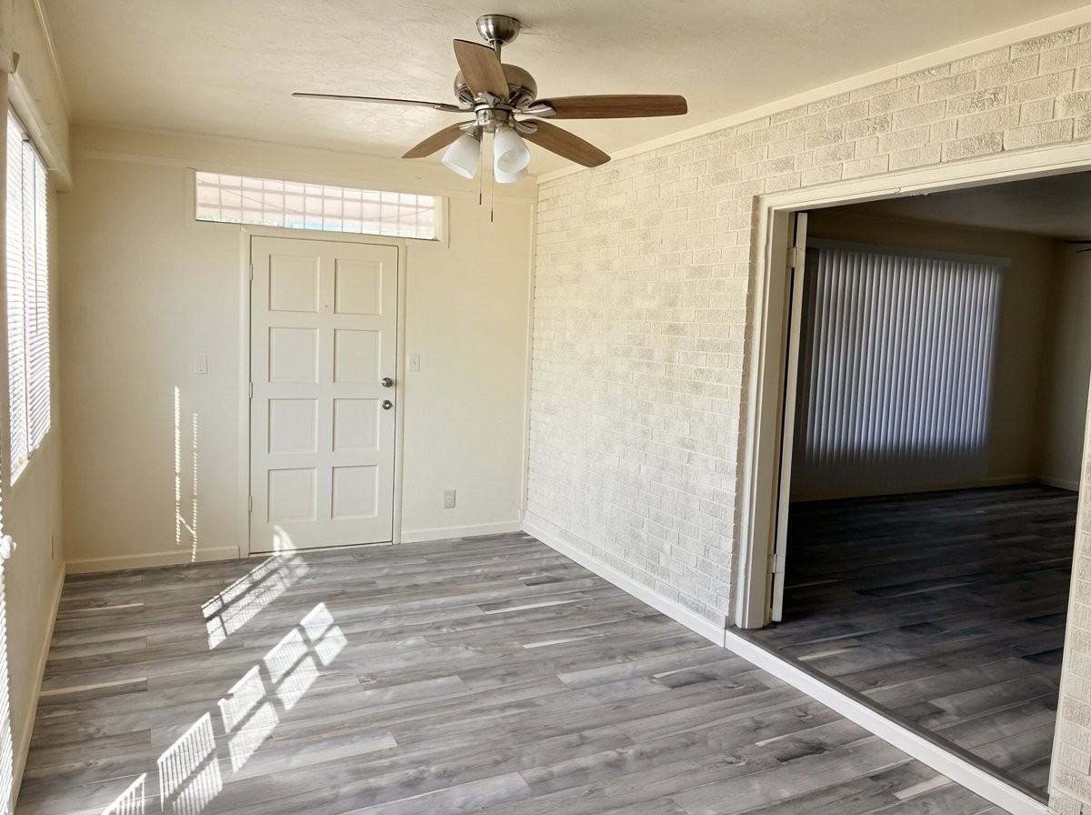1402 N Winstel Blvd - Photo 4 of 20