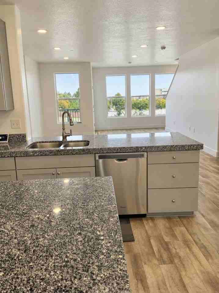 3860 W Kinglassie Ln - Photo 7 of 18