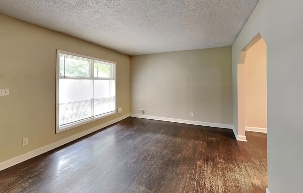 2752 Flagstone Dr Se - Photo 2 of 9