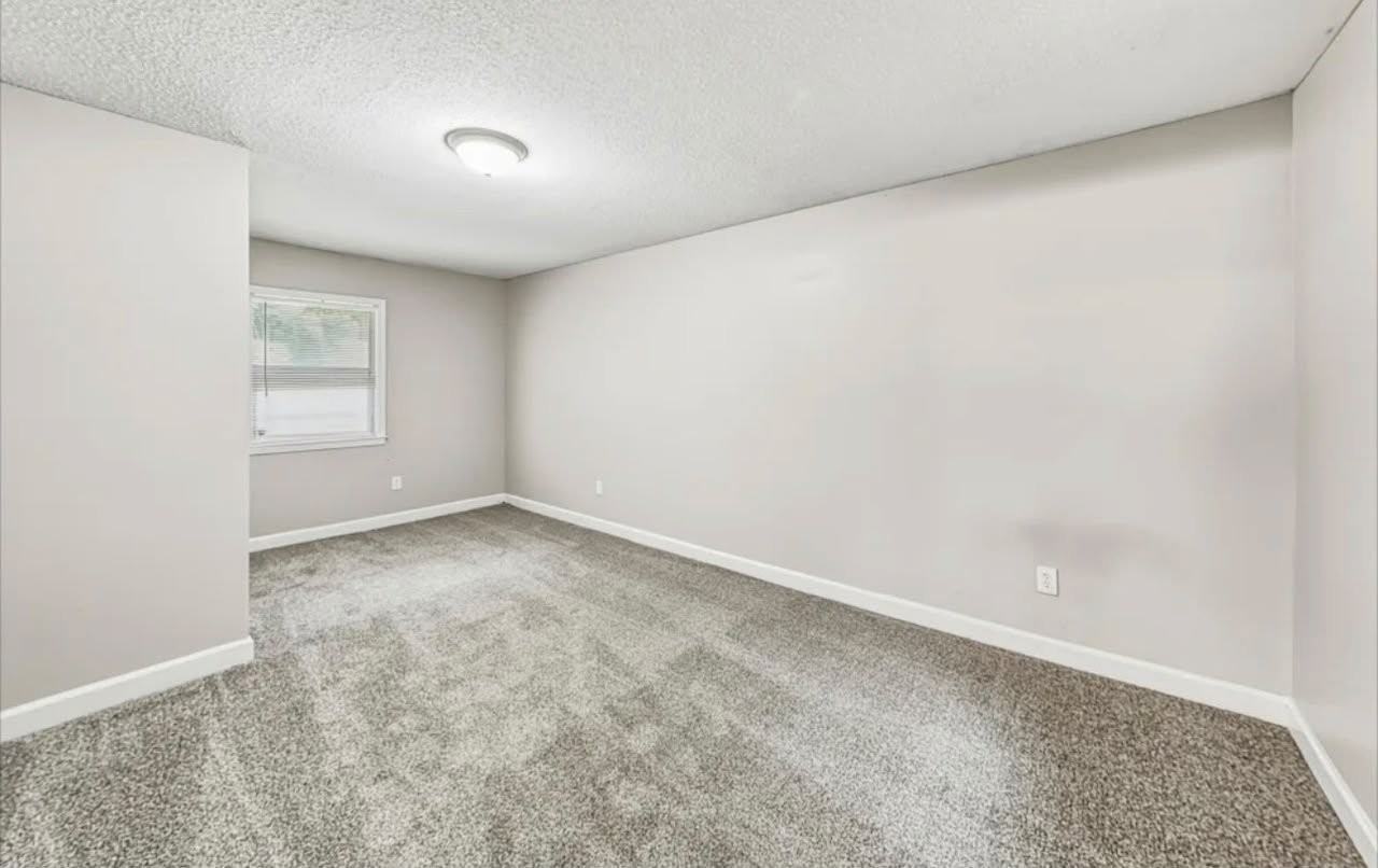 2752 Flagstone Dr Se - Photo 3 of 9