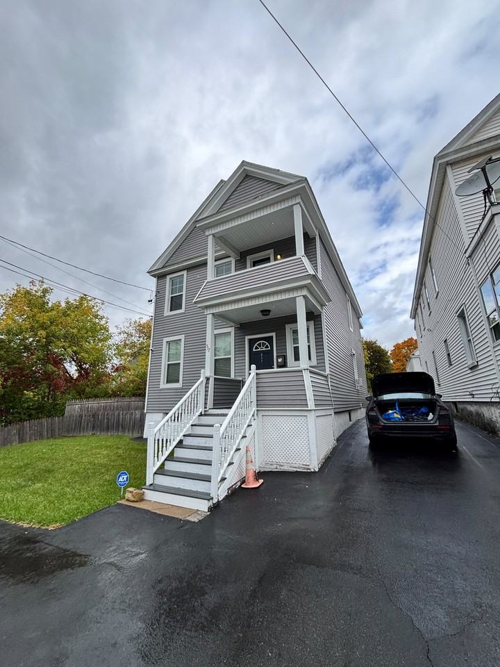 517 Clarendon St #2ndFL - Photo 2 of 15