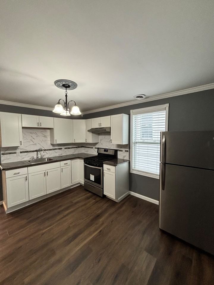 517 Clarendon St #2ndFL - Photo 3 of 15