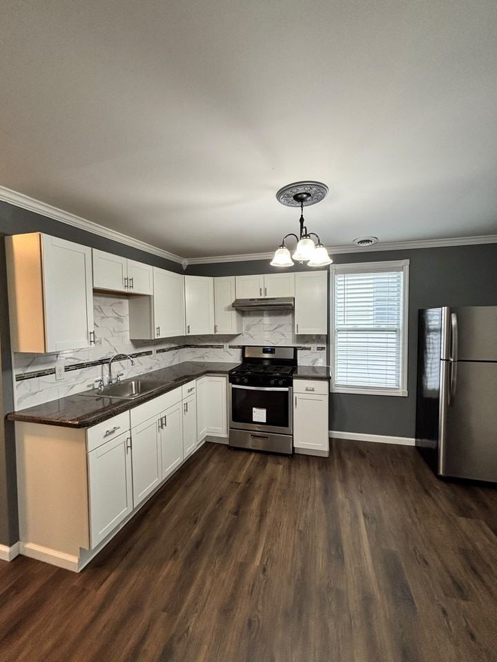 517 Clarendon St #2ndFL - Photo 4 of 15