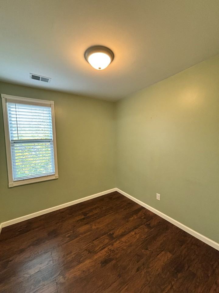 517 Clarendon St #2ndFL - Photo 6 of 15