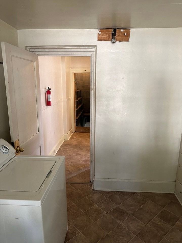 515 E Beaver Ave - Photo 5 of 14