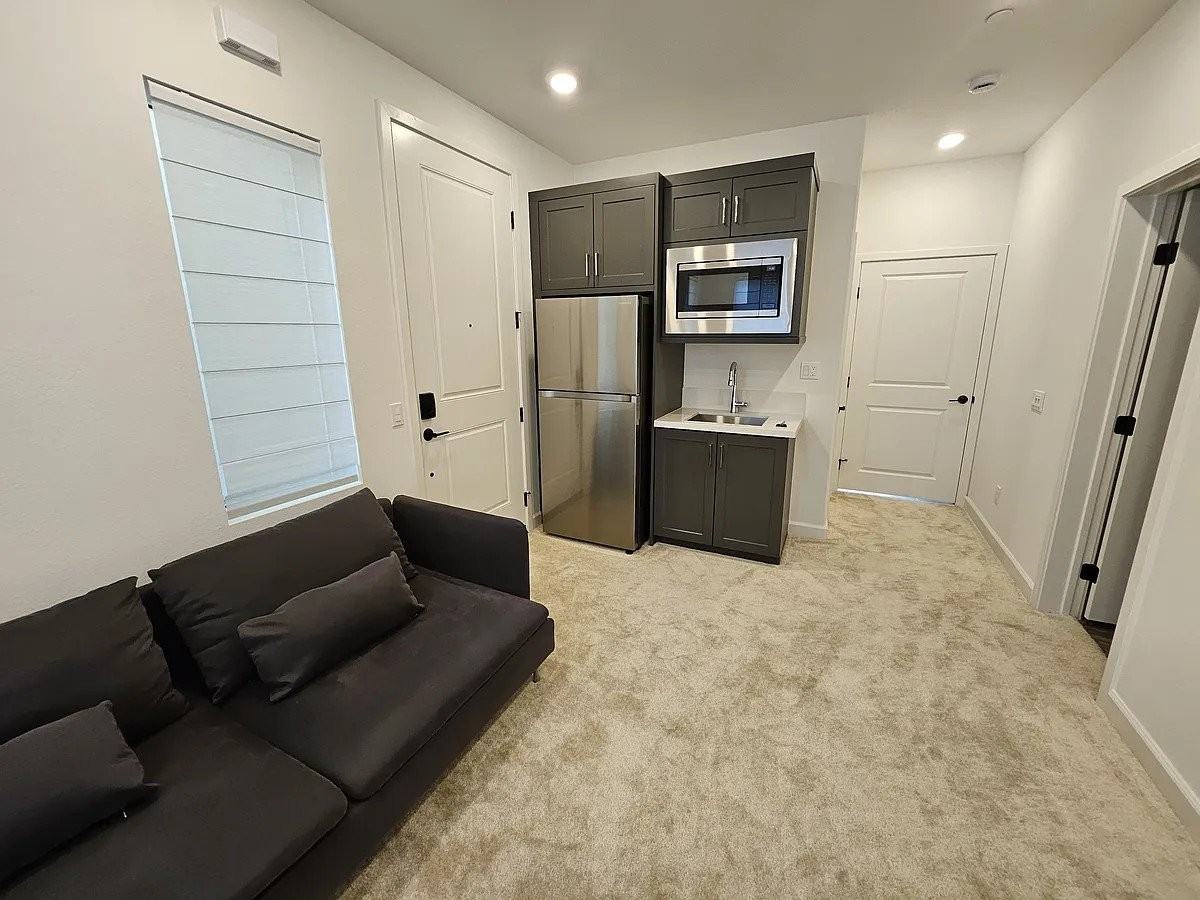 11886 Ella Way - Photo 2 of 7