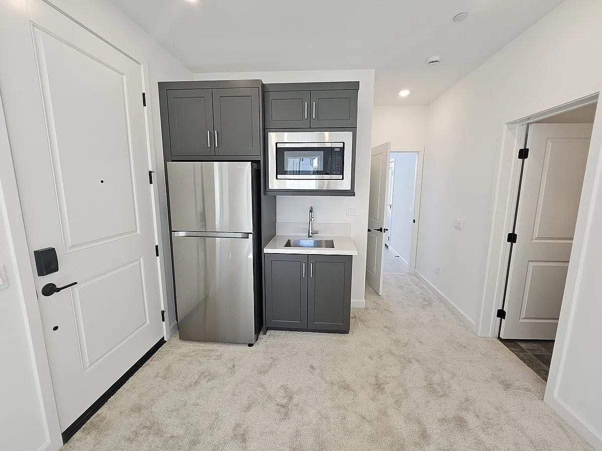 11886 Ella Way - Photo 3 of 7