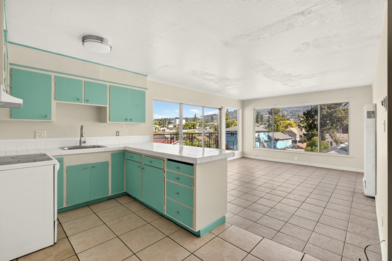 2833 High Street - Photo 3 of 10