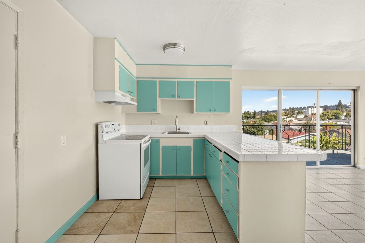 2833 High Street - Photo 4 of 10