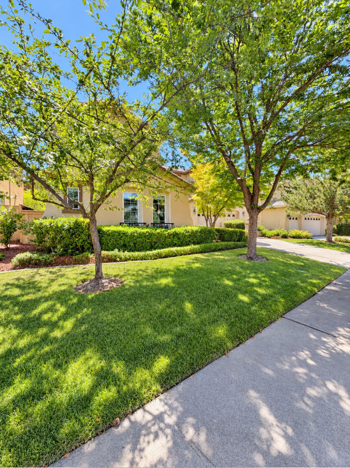 1709 Azavedo Ct #1 - Photo 3 of 50
