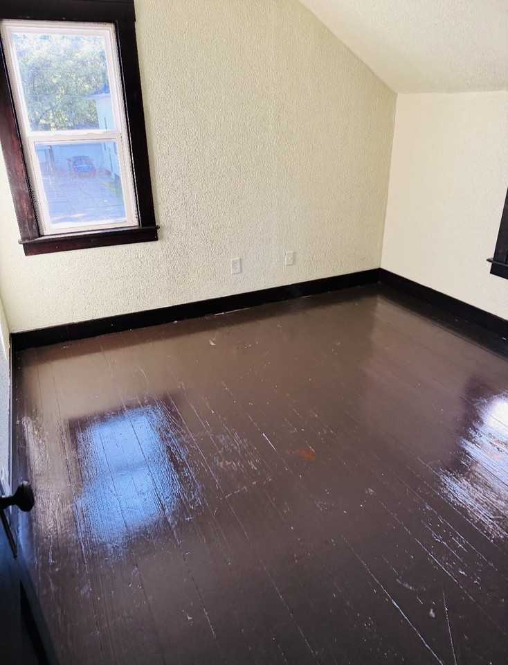 925 Cottage Grove Ave #1 - Photo 7 of 10