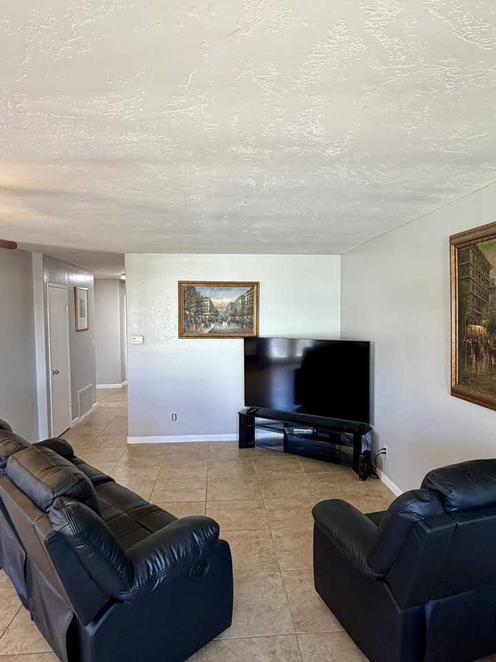 661 W Chase Ave #1 - Photo 6 of 22