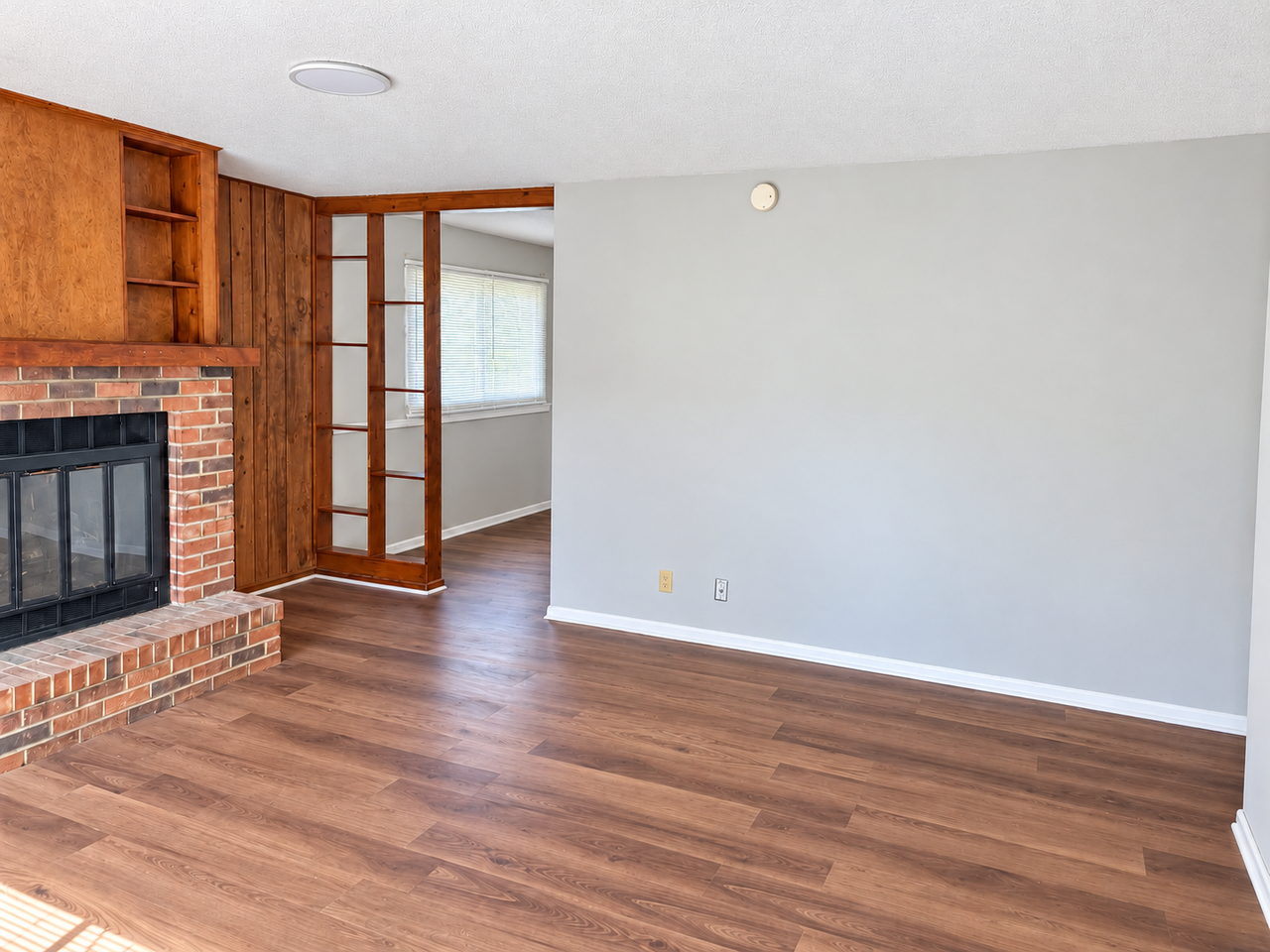 8804 E 35th St #1 - Photo 4 of 19