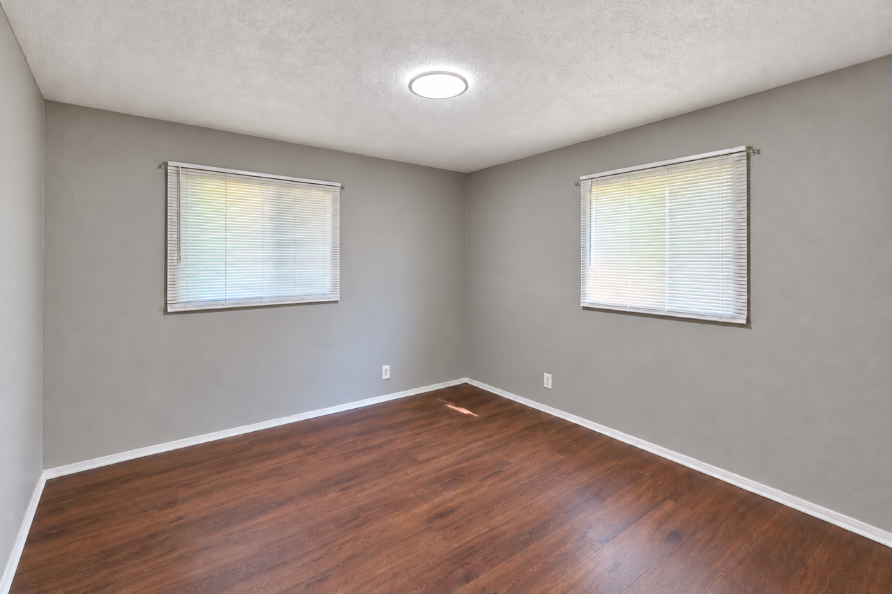 8804 E 35th St #1 - Photo 6 of 19