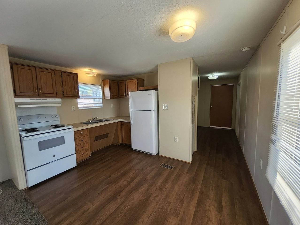 609 Louise Street - Photo 3 of 7