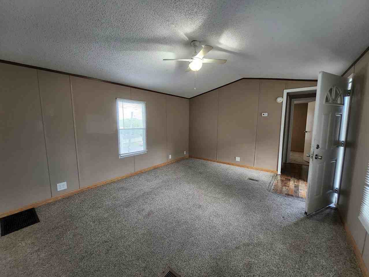 202 Dawson Drive - Photo 3 of 11
