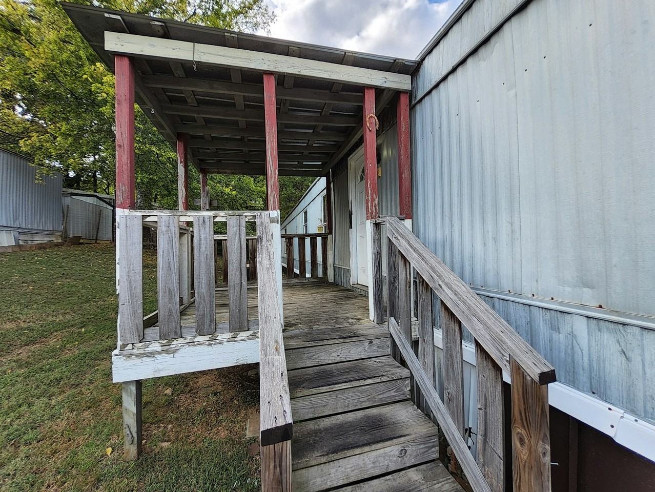 202 Dawson Drive - Photo 5 of 11