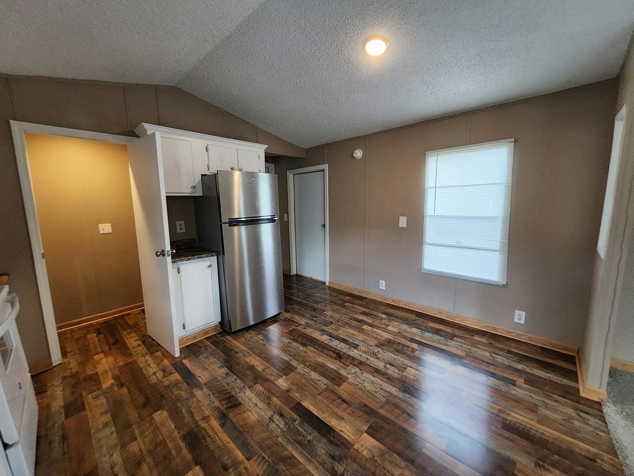 202 Dawson Drive - Photo 7 of 11