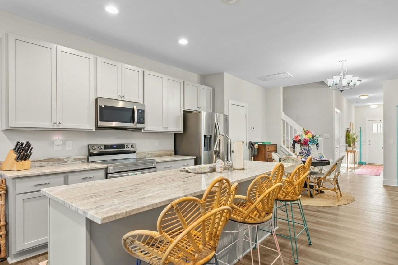 854 Pryor Street - Photo 4 of 18