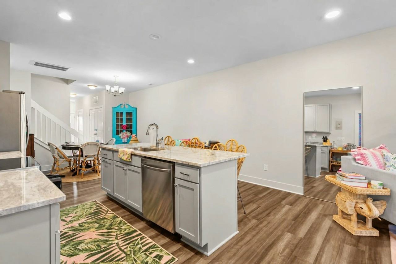 854 Pryor Street - Photo 5 of 18