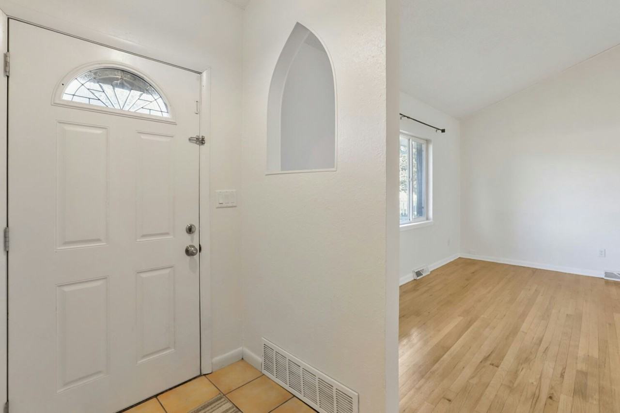 7 17th Avenue - Photo 2 of 32