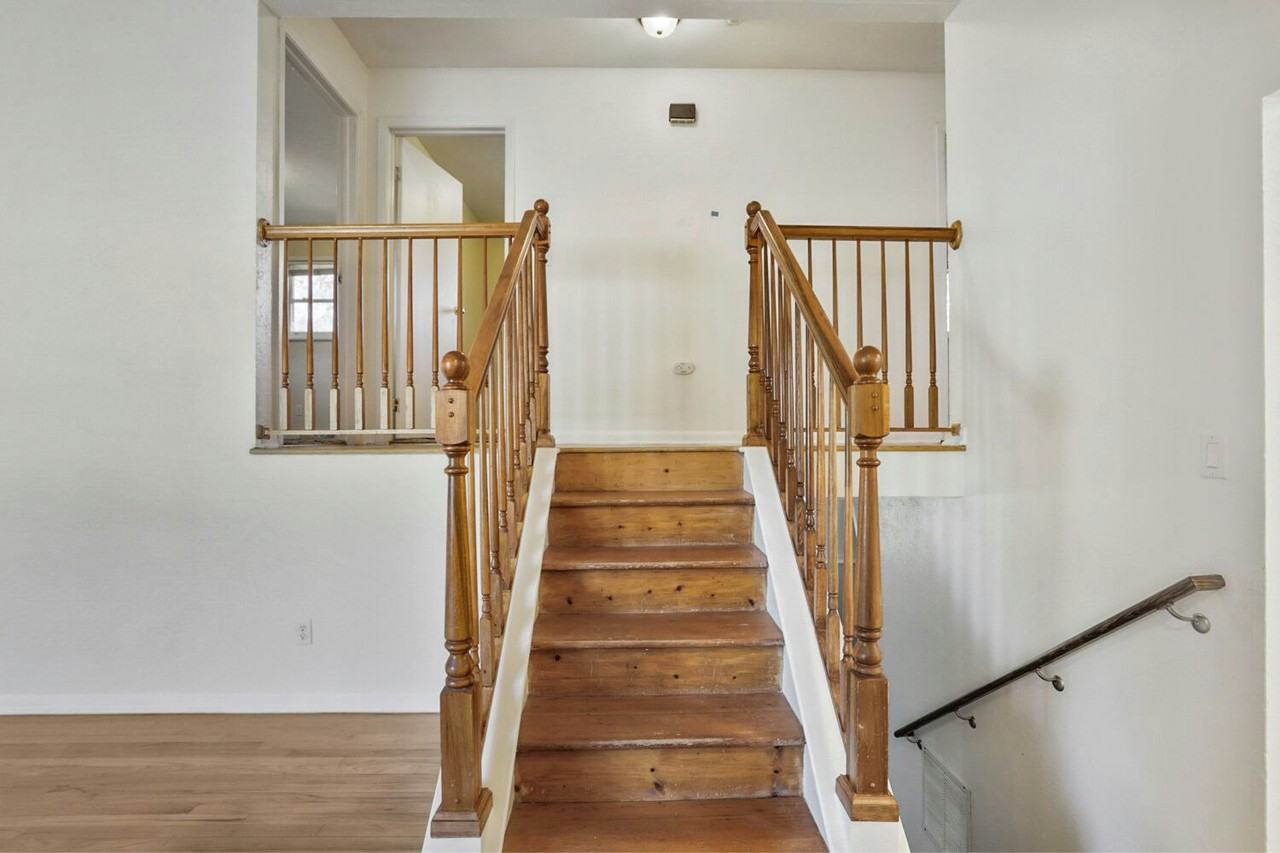 7 17th Avenue - Photo 4 of 32