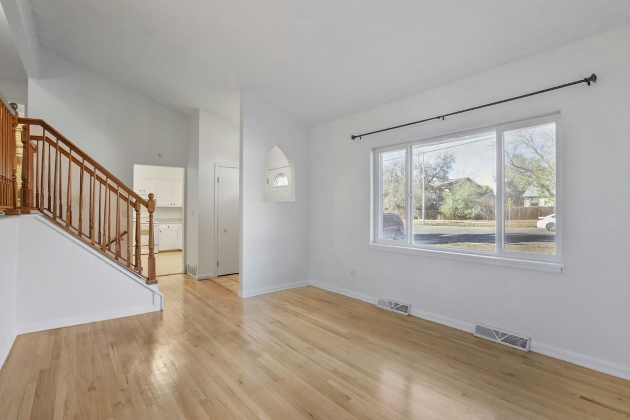7 17th Avenue - Photo 6 of 32
