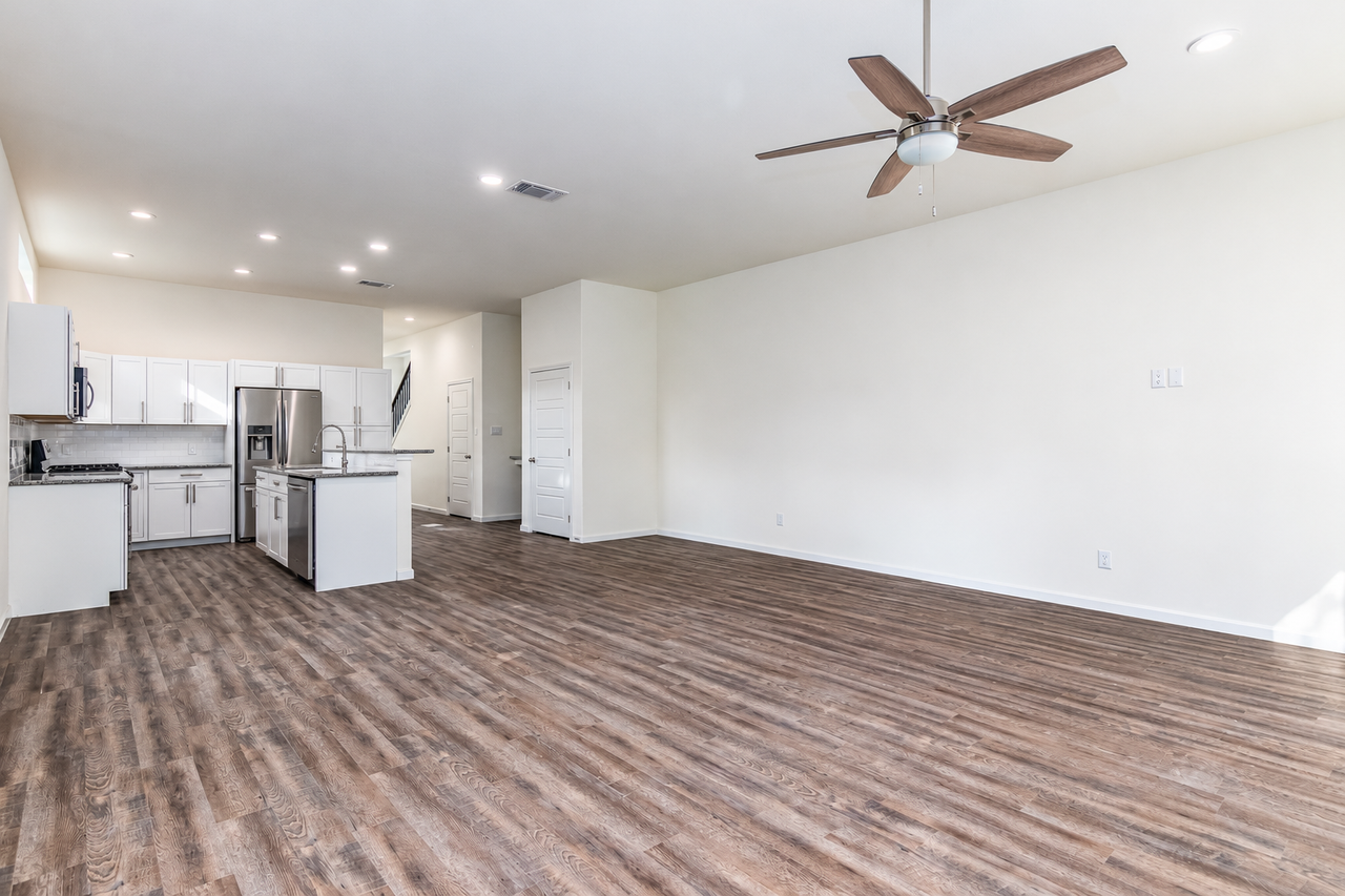 1618 Dakota Street, Unit 102 - Photo 7 of 26