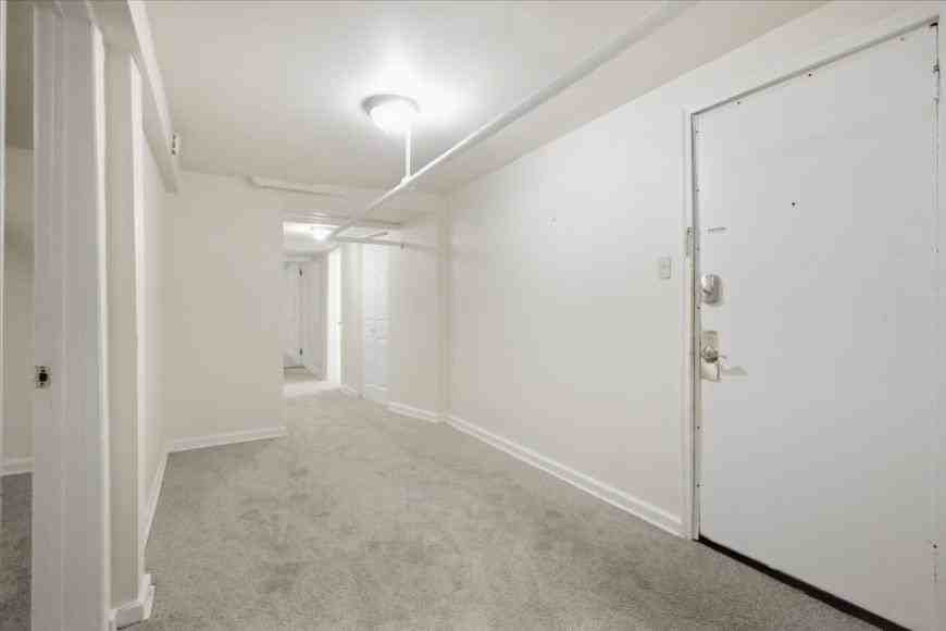 5020 S Blackstone Ave - Photo 6 of 10