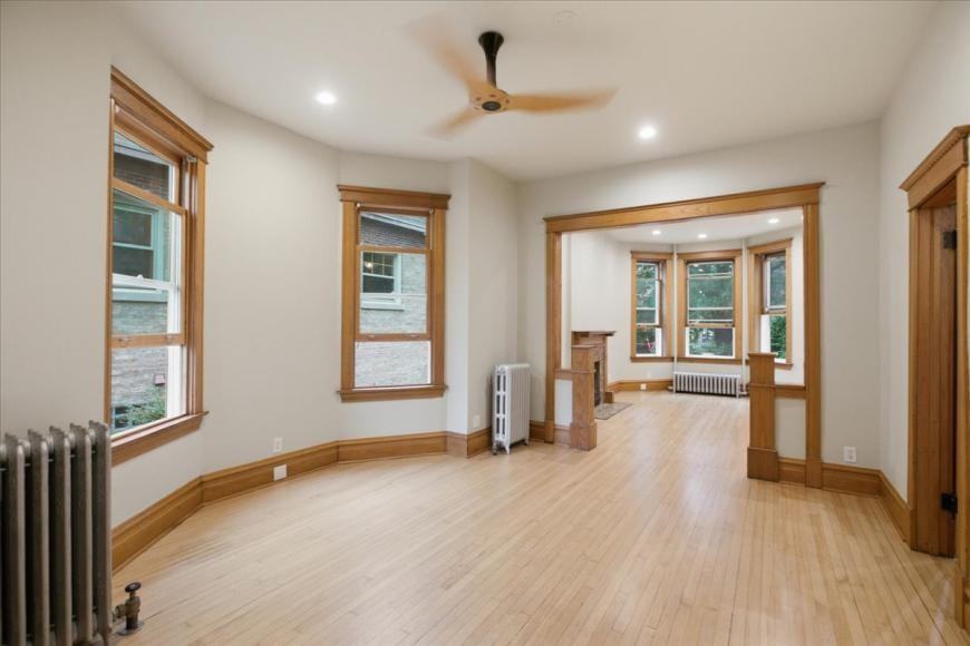 2111 N Kedzie Blvd - Photo 2 of 10